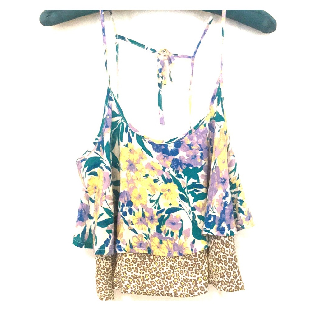 Mixed-print, flowy crop top